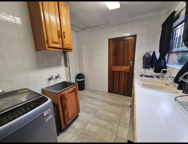 4 BEDROOM HOUSE FOR SALE IN SONNEVELD